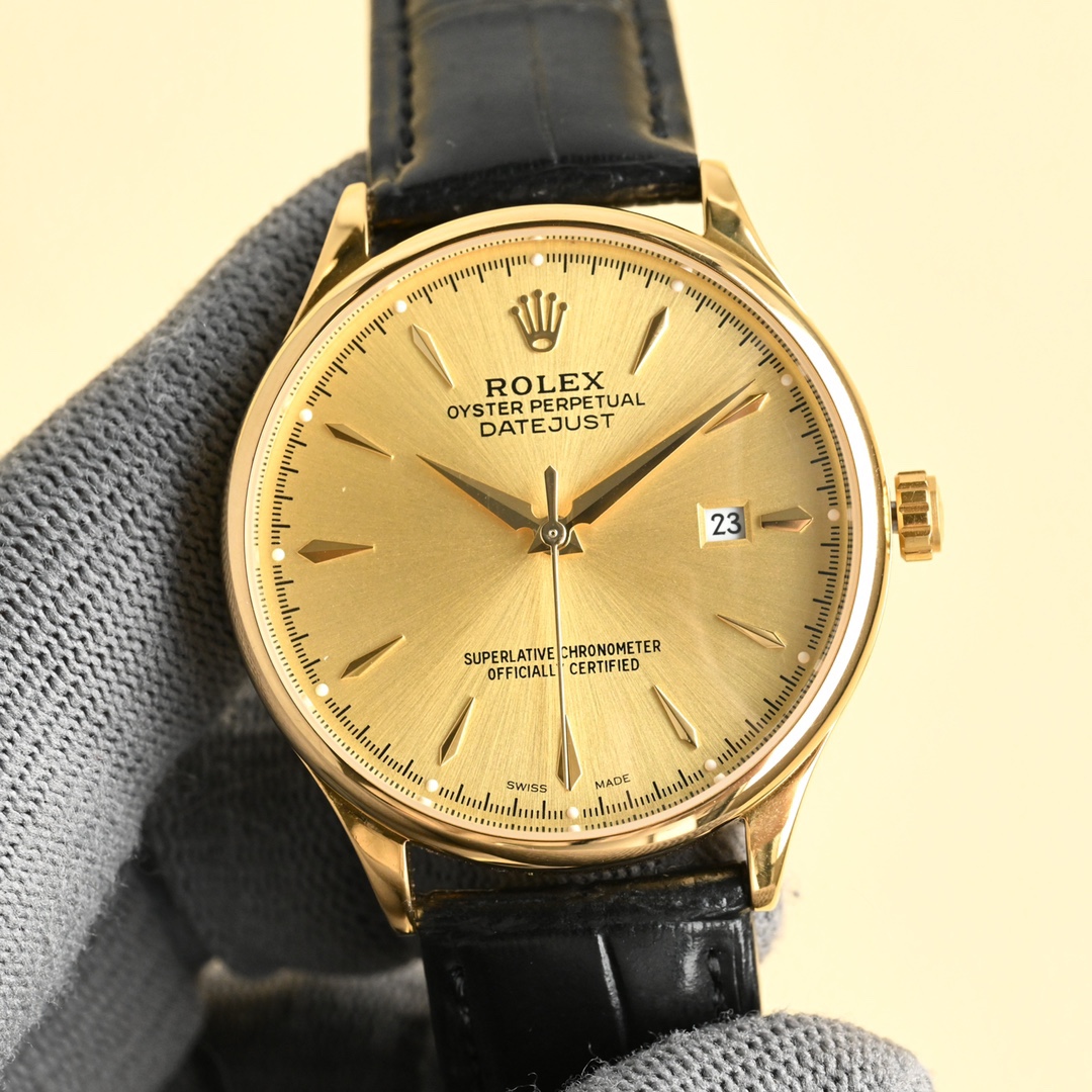 主推勞力士【ROLEX】男士腕表 採用獨特的錶盤設計 搭配而來的是更高檔奢華的勞力士， 初識勞力士必憧憬有朝一日能擁有它，戴上勞力士必順風順水必發達，你值得擁有，歡迎評鑒！！
機芯：搭配全新進口8215西鐵城（零返修） 尺寸：40鏡面：藍寶石玻璃永不刮花 材質：316L精鋼表殼 動力：儲存48小時 防水深度：100米意大利小牛皮帶，原裝針扣！