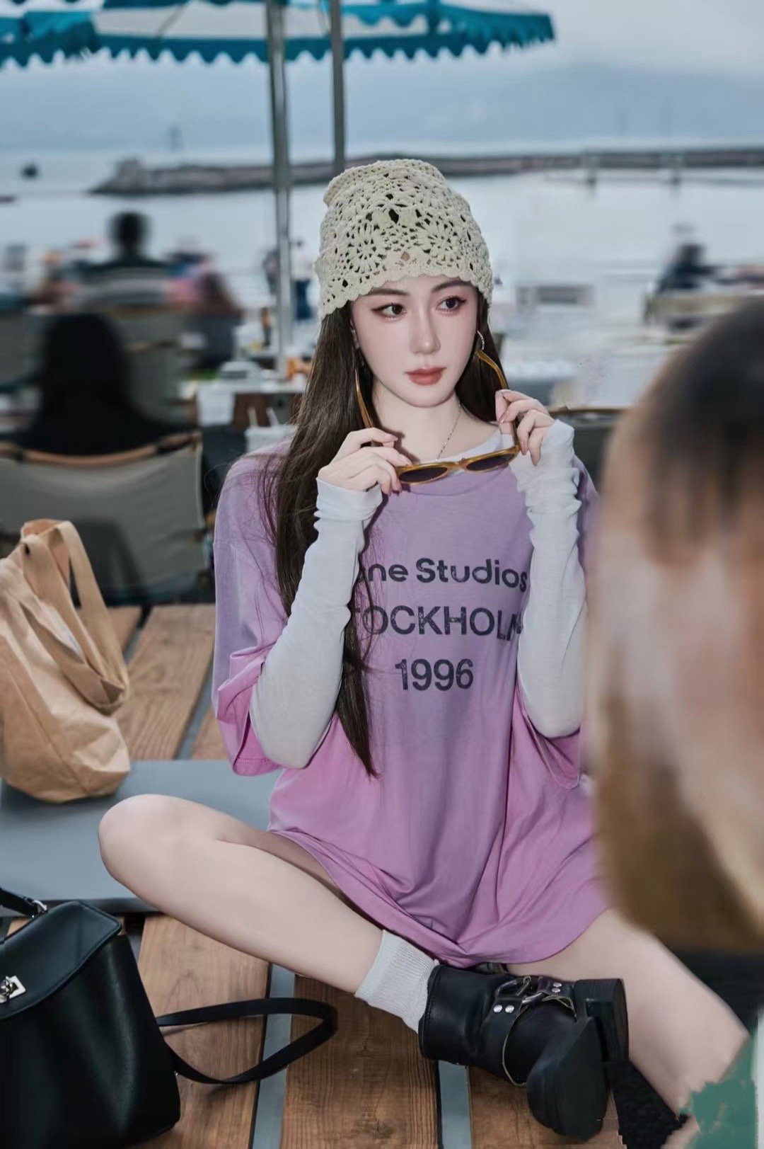 🔝Acne Studios 26SS 1996字母印花短袖T恤
面料是定制定染的32支220g原版雙紗棉，胚布經過高盂環保染色，裁大貨前還要進行高溫環縮水，降低縮水率的同時使得手感更柔軟舒適，印花方面必須五層膠漿，第一遍必須為進口打底漿，填平布料上極為細小的線洞，再由高溫床烤乾再劇頗色，採用油墨因熱平網印花，一共刷五層，每一層間隔為時間為30分鐘，才能保證出來的成品保持原版的質感，全套開發輔料
尺碼：S-XL