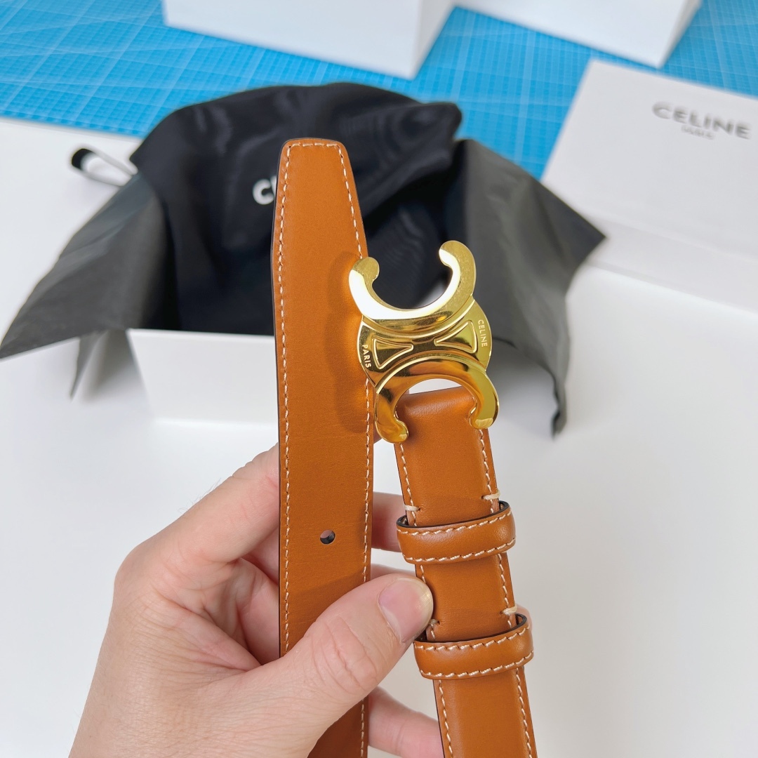 《CELINE》塞琳🇫🇷法國原廠皮料，棕色全皮 品質毋庸置疑 ，沒有更好，寬2.5cm