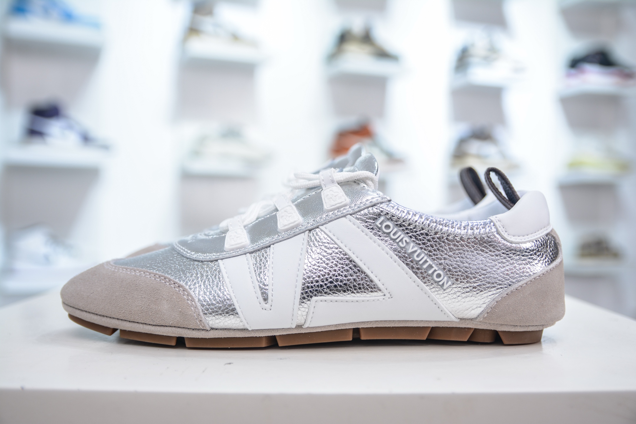 
LOUIS VUITTON lv Sneakerina 2025早春發佈新款德訓鞋芭蕾舞鞋
尺碼：35-44