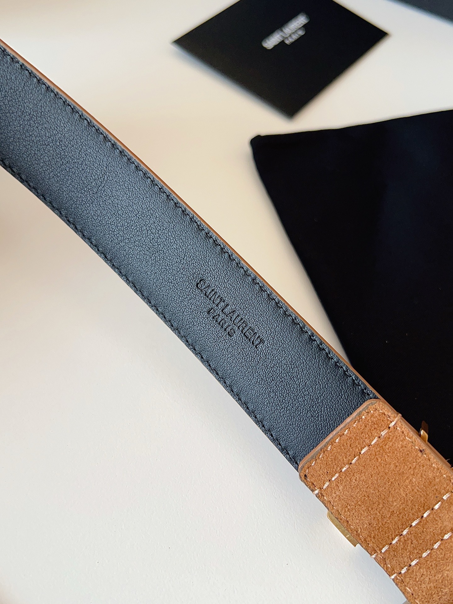 
ysl聖羅蘭2026女士新款腰帶，冬季爆款絨面原版皮，方形搭扣配以ysl標識腰帶環，女士冬季必備款，寬度3.0cm