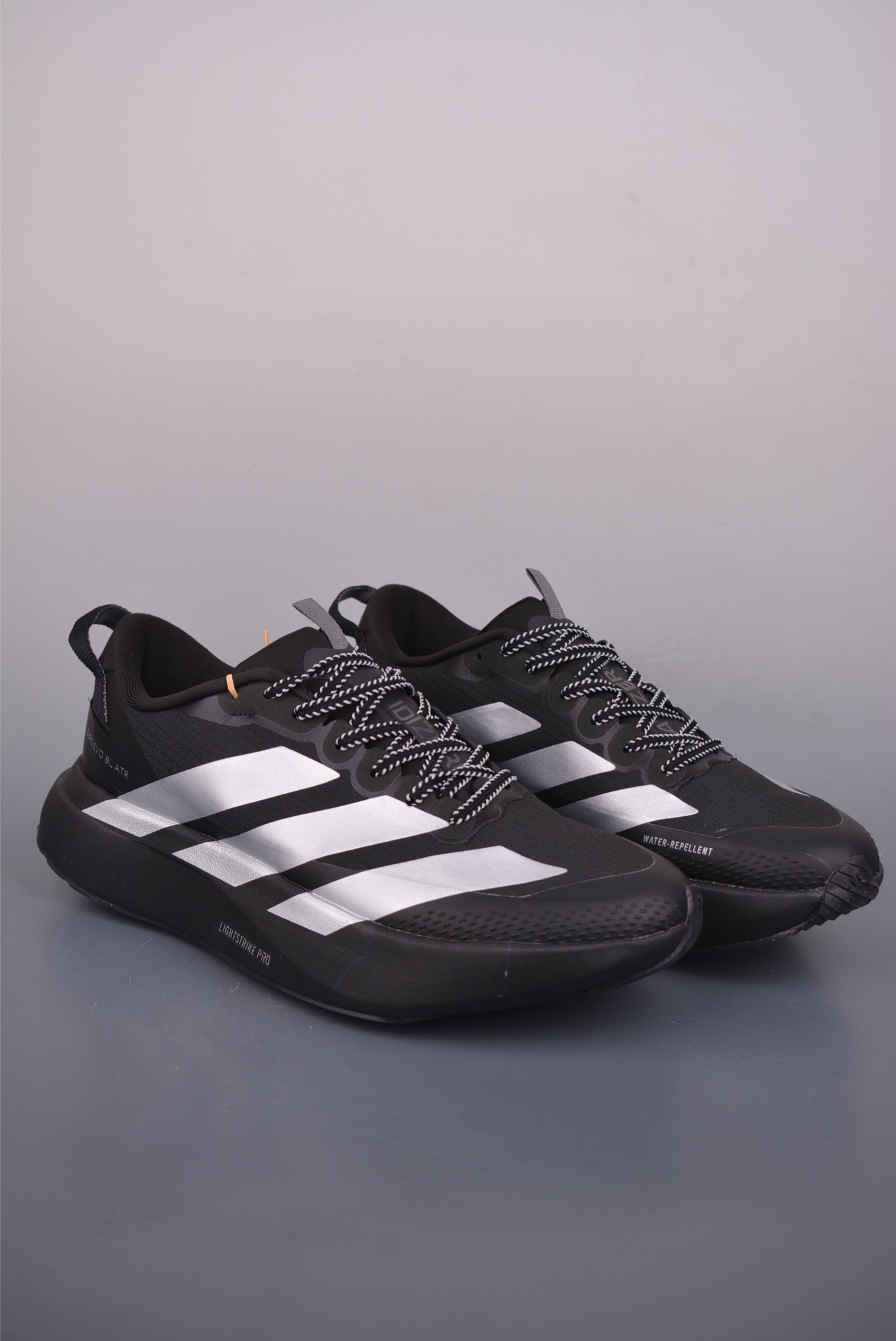 Adidas Adizero Evo SL ATR M
阿迪超輕透氣緩震跑鞋 
官方貨號: KK26832332
尺碼：36 36.5 37 38 38.5 39 40 40.5 41 42 42.5 43 44 44.5 45 46