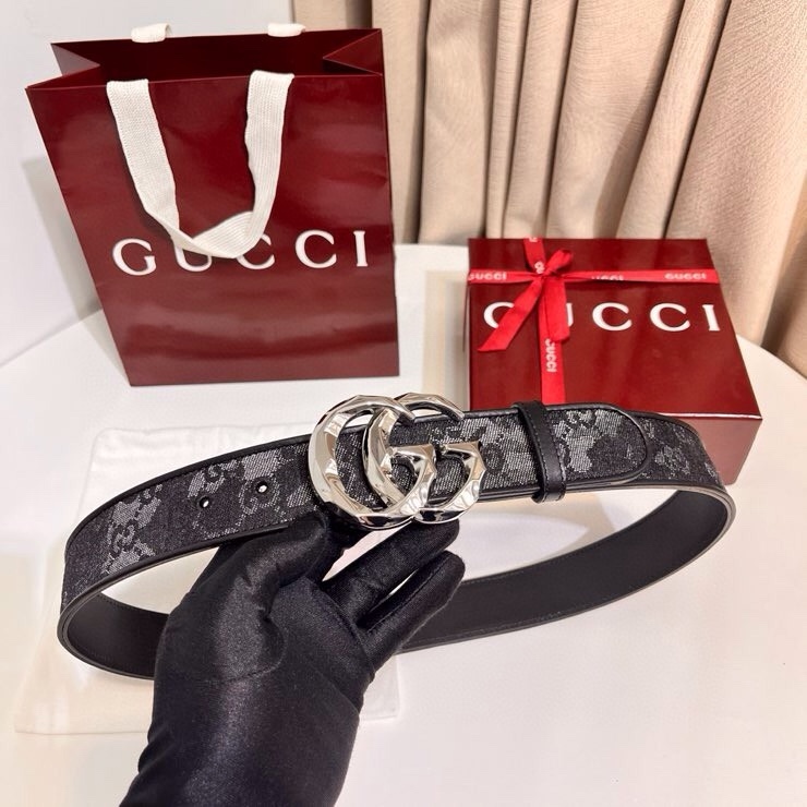 
古奇 新款 GG Marmont系列心選迷彩大理石紋GG帆布，為2026早春系列隨處可見的主要圖案之一增色添彩，40mm