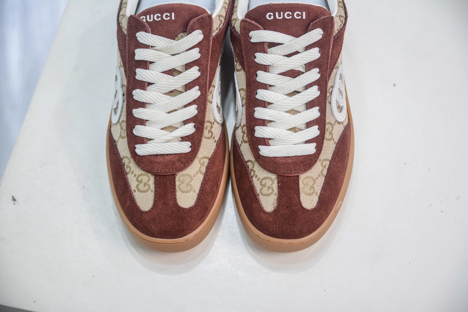 Gucci 古馳G75 圓頭系帶運動鞋
尺碼：35 36 37 38 39 40 41 42 43 44 45 46