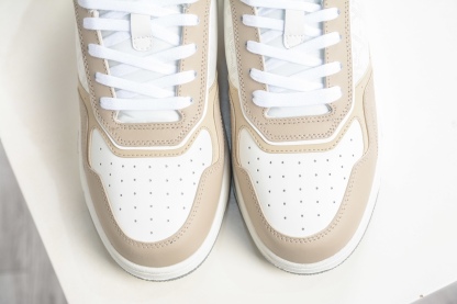 迪奧/Dior B27 Oblique Galaxy Low Top Sneakers B27系列低幫復古真皮百搭運動休閒板鞋 
貨號：3SN272ZIR16536
尺碼：38 39 40 41 42 43 44 45 46