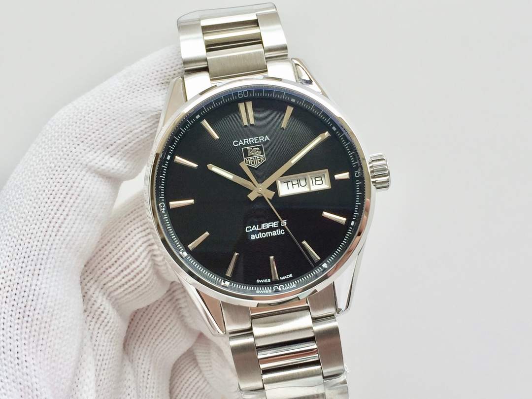 TAG泰格豪雅 卡萊拉系列WAR201A.FC6266 商務休閒款 中英文雙歷腕表 41毫米直徑 搭載2836 自動機械機芯 316L精鋼可配真皮錶帶 原裝折疊扣。