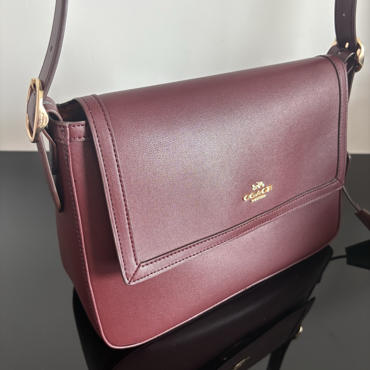 
[新品]COACH/蔻馳奧萊女士ETTA 29號翻蓋單肩包腋下包 CCE57 29*21*12
