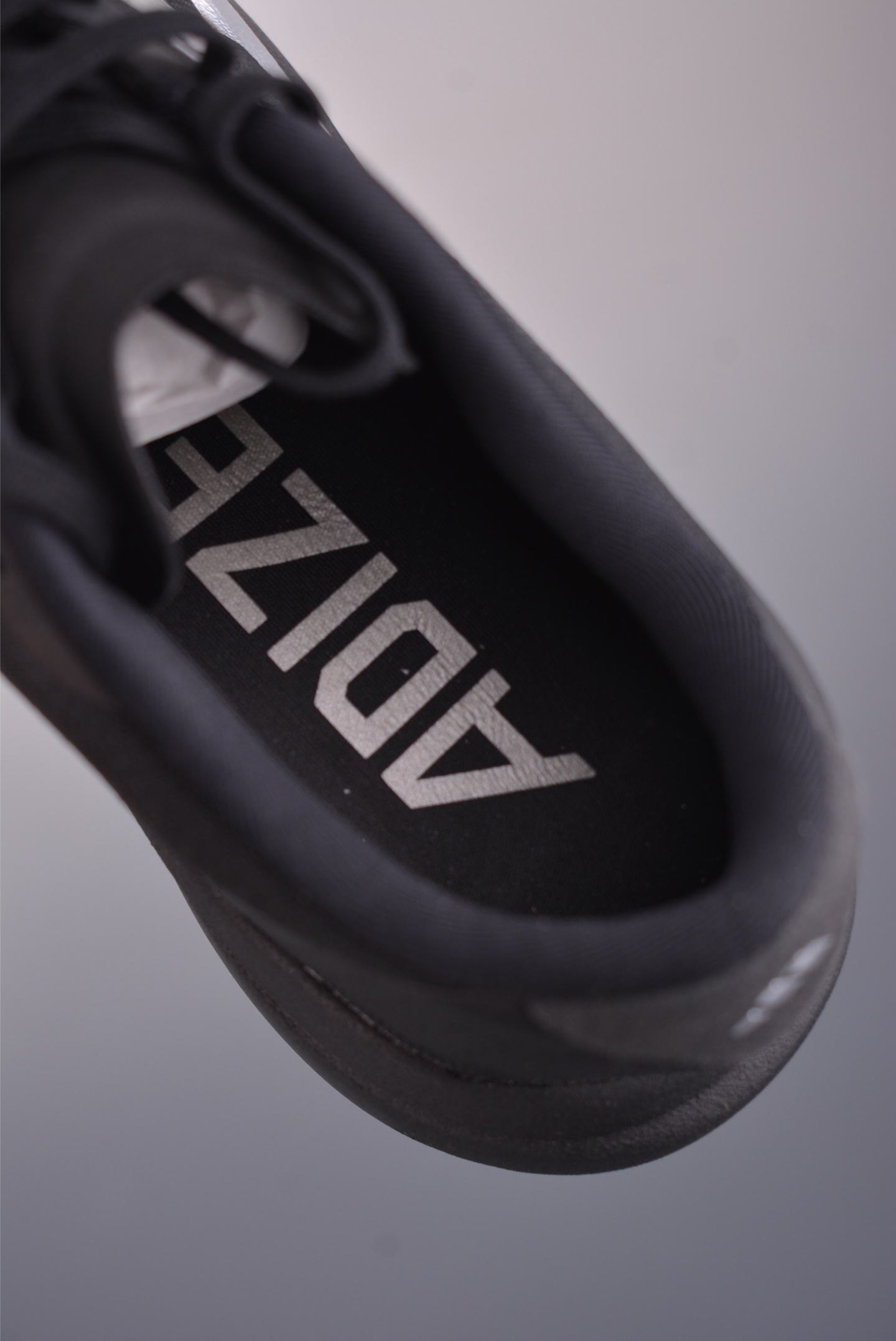 Adidas Adizero Evo SL M
阿迪超輕透氣緩震跑鞋  
官方貨號: KJ13653137
尺碼：39 40 40.5 41 42 42.5 43 44 45 46
