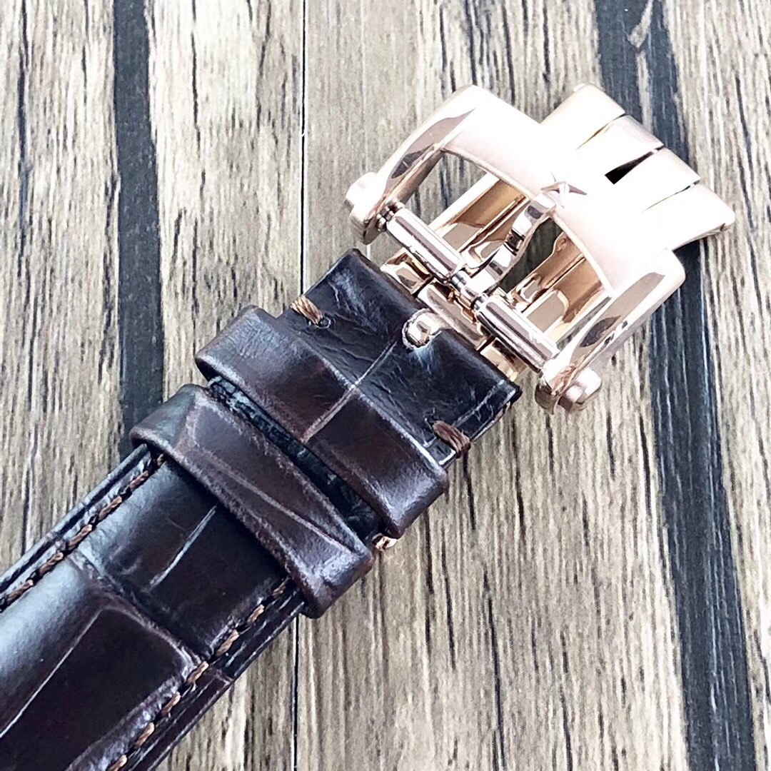 【真力時】菁英系列：一切來得剛剛好！
  機芯：進口9015改制ELITE6150型號-剛剛好
  表殼：原版開模42MM/316L精鋼-剛剛好
  玻璃：弧形雙面防眩處理藍寶石-剛剛好
  字面：字釘鐫刻/鍍銠太陽紋/琢面指針-剛剛好
  皮帶：精選意大利牛皮+膠質底皮-剛剛好
  表扣：原版制動折疊扣-剛剛好
原版開模超級復刻，歷盡兩年時間突破各種工藝難關，到達一切剛剛好的效果！