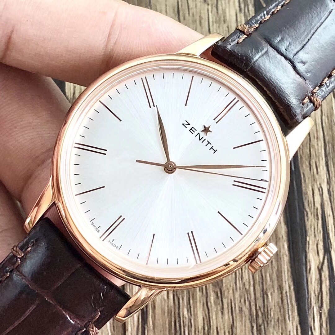 【真力時】菁英系列：一切來得剛剛好！
  機芯：進口9015改制ELITE6150型號-剛剛好
  表殼：原版開模42MM/316L精鋼-剛剛好
  玻璃：弧形雙面防眩處理藍寶石-剛剛好
  字面：字釘鐫刻/鍍銠太陽紋/琢面指針-剛剛好
  皮帶：精選意大利牛皮+膠質底皮-剛剛好
  表扣：原版制動折疊扣-剛剛好
原版開模超級復刻，歷盡兩年時間突破各種工藝難關，到達一切剛剛好的效果！