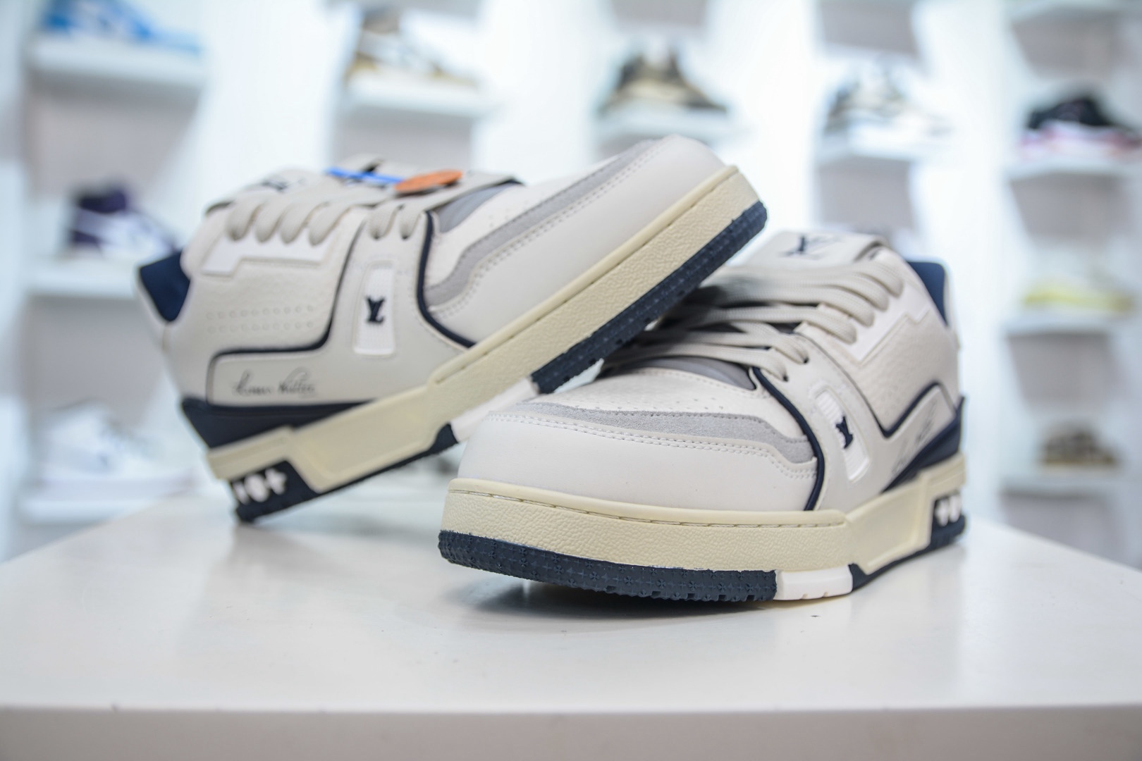 Louis Vuitton Trainer lv時裝走秀運動鞋板鞋 SIZE：36 37 38 39 40 41 42 43 44 45