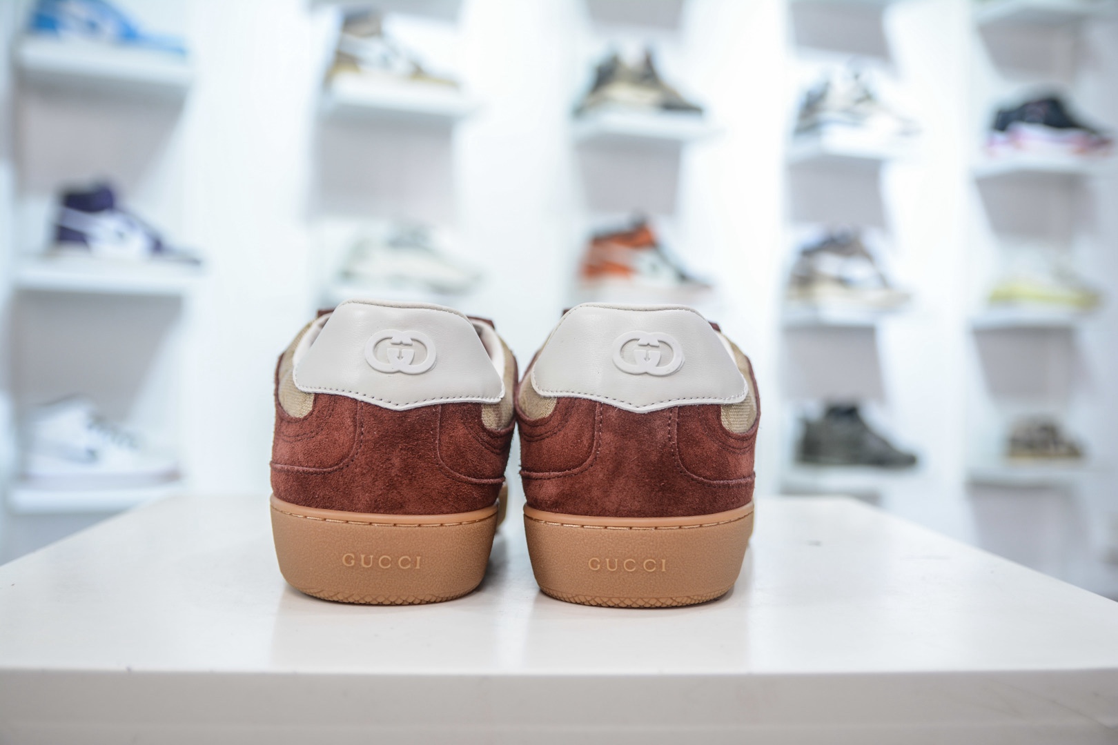 Gucci 古馳G75 圓頭系帶運動鞋
尺碼：35 36 37 38 39 40 41 42 43 44 45 46