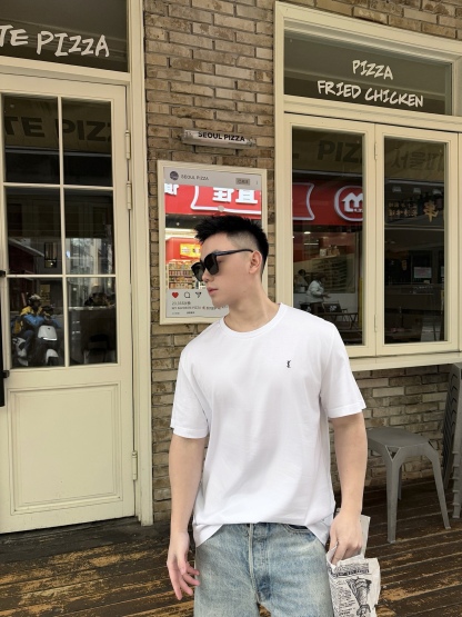 🔝SAINT LAURENT聖羅蘭SLP 小標純色徽標短袖T恤
正品購入開發，50支雙股精品賽爾棉170克，1*1拉架羅紋280克，進口刺繡，面料酵洗，定制1：1商標，寬松版型
B Size：S-XL