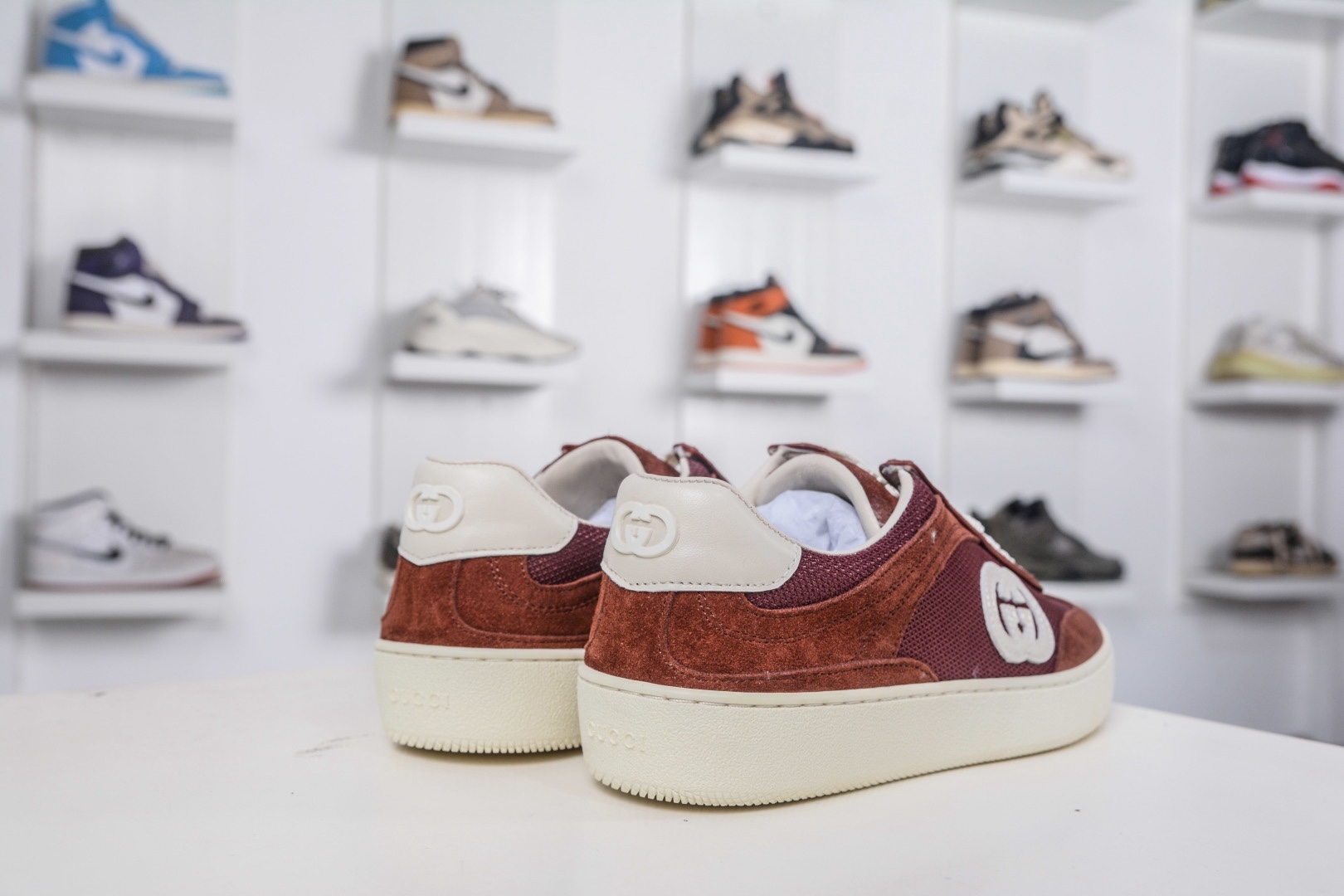 Gucci 古馳G75 圓頭系帶運動鞋
尺碼：35 36 37 38 39 40 41 42 43 44 45 46