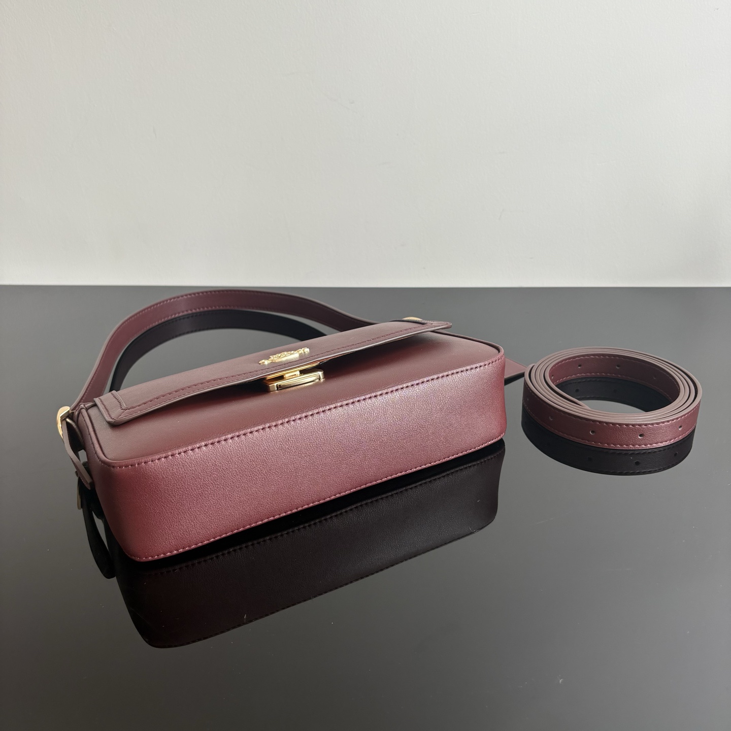 
【新品】COACH/蔻馳奧萊女士ETTA25號翻蓋單肩包腋下包高級通勤 CCV65尺寸25*13.5*6