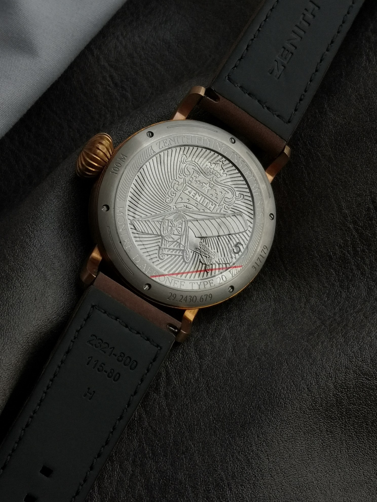 XF限量推薦：真力時飛行員系列29.2430.679/63.1001腕表，青銅表殼，卡其綠色錶盤，9015型自動機械，45毫米。