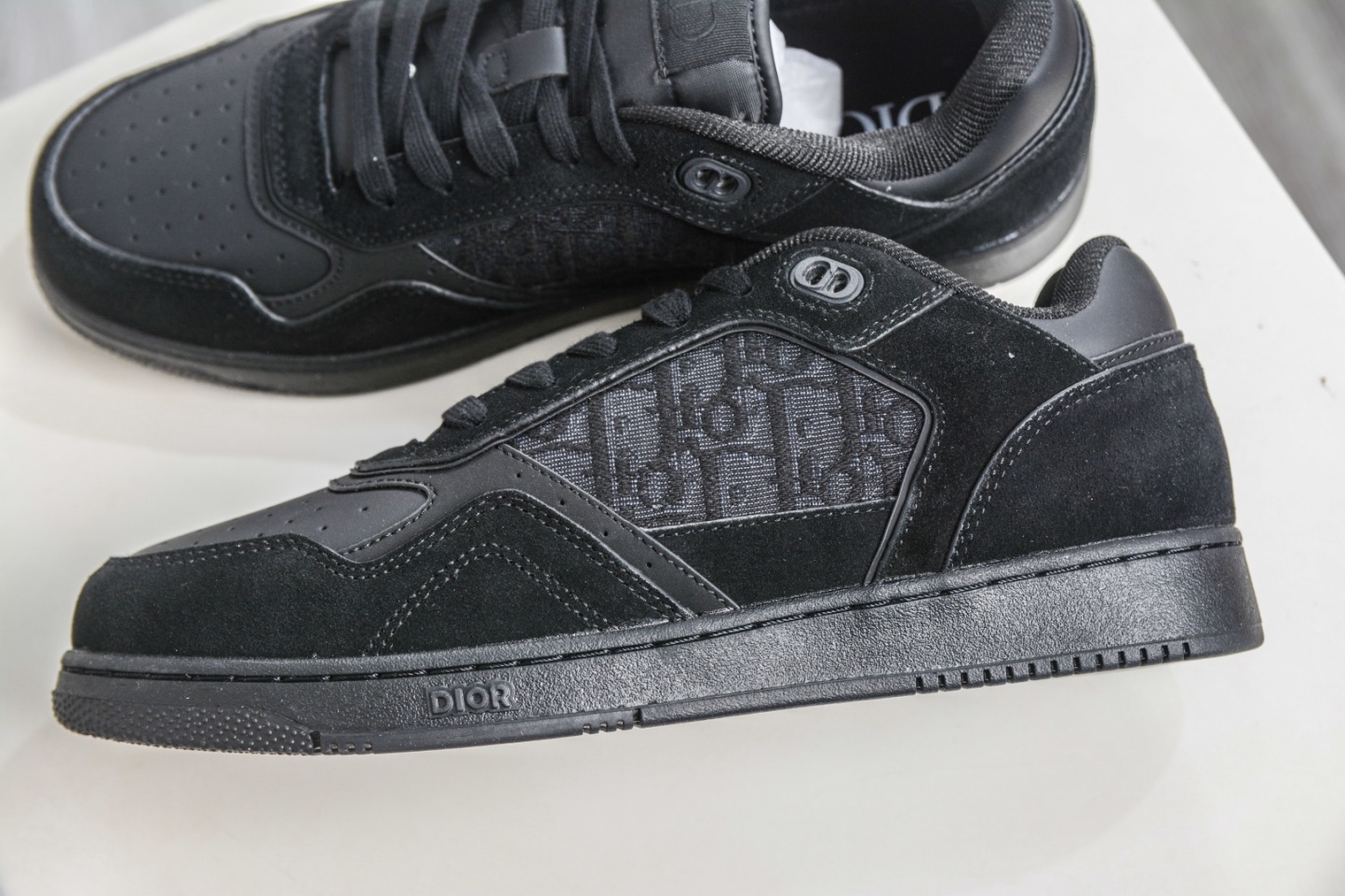 迪奧/Dior B27 Oblique Galaxy Low Top Sneakers B27系列低幫復古真皮百搭運動休閒板鞋 
貨號：3SN272ZIR16536
尺碼：38 39 40 41 42 43 44 45 46