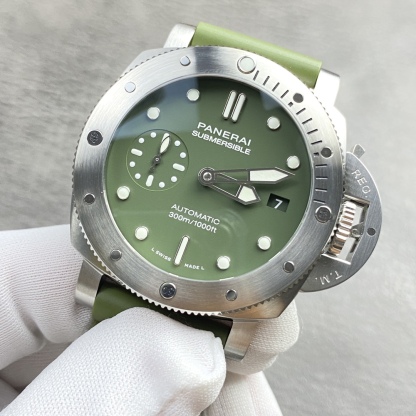（嚴選）沛納海 PAM1055 42MM 綠海魂—PAM961弟弟。適合亞洲人手腕的腕表，男女可佩戴！沛納海史上第一枚42MM綠盤，還有VS定制與正品一致的綠日曆。出貨實拍