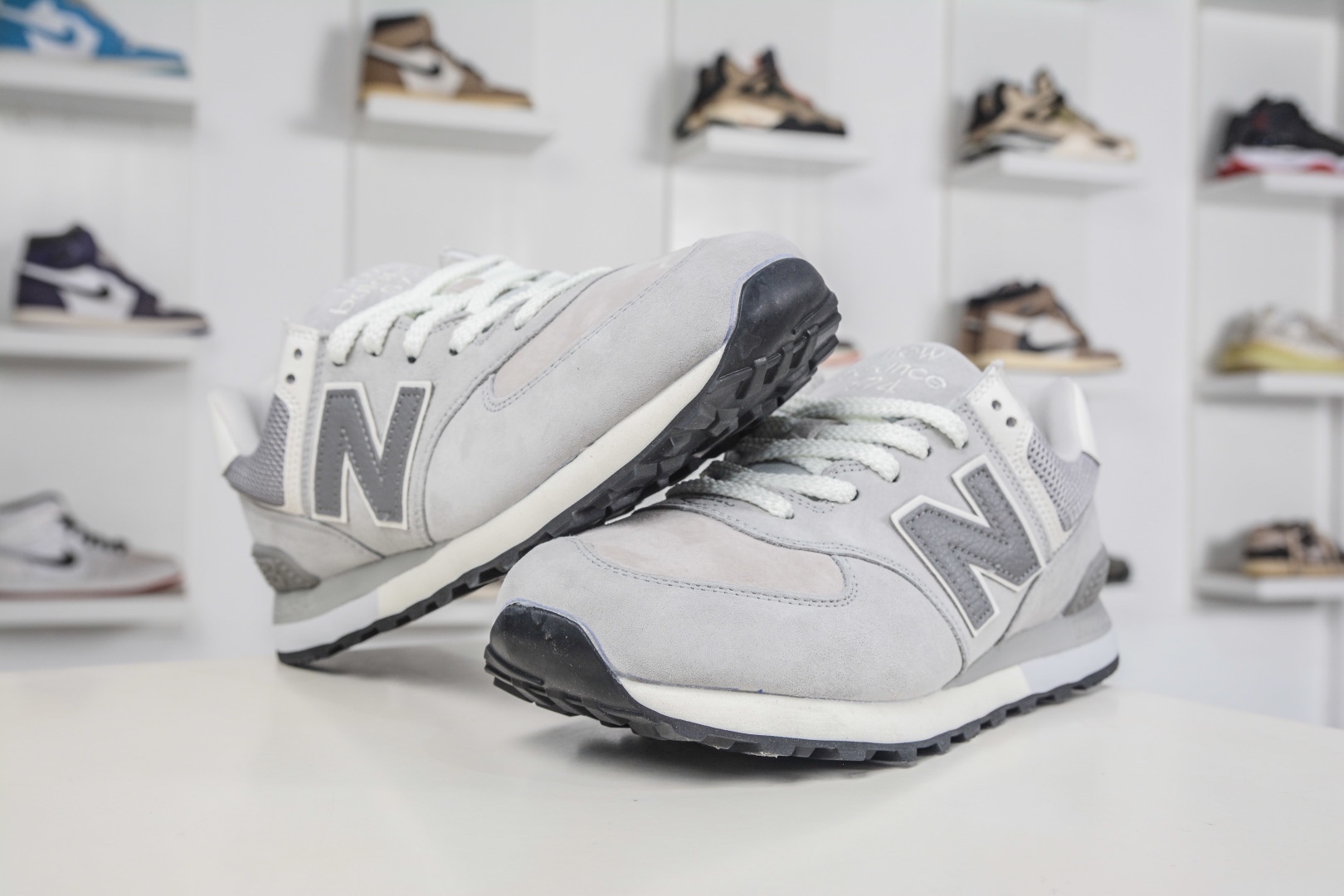 New Balance NB574 低幫復古休閒慢跑鞋 
貨號：U574AL2
Size：36-45