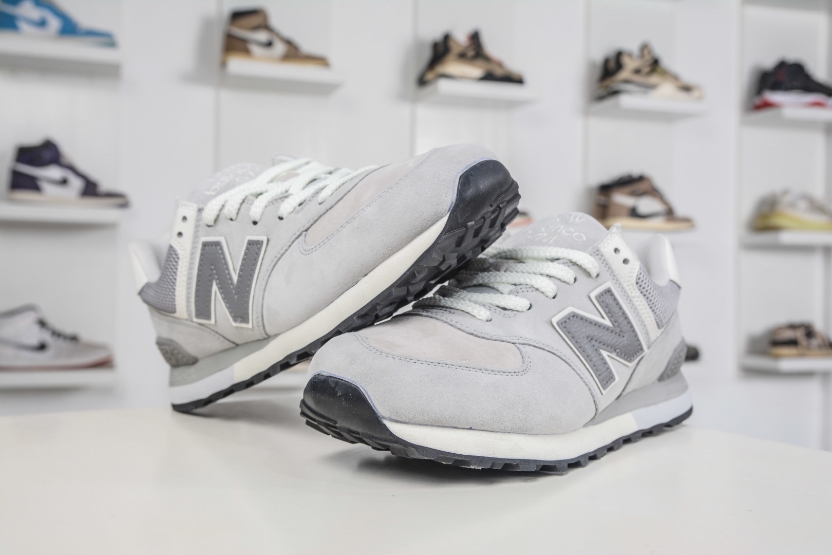 New Balance NB574 低幫復古休閒慢跑鞋 
貨號：U574AL2
Size：36-45