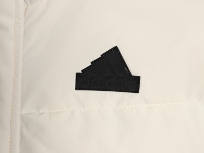 Adidas 阿迪達斯 三條槓保暖專櫃長款落肩款羽絨服
明星同款阿迪羽絨服 adidas 休閒舒適保暖長款羽絨服 男女同款  面料採用原版定制防水防靜電布料 內里採用尼龍雙層封禁設計 過膝長款設計超級保暖 分區填充300克標準80白鴨絨 蓬松度超好 輕便不厚重 拉鍊帶有定制logo 袖子側邊經典三條槓 內里配備口袋 胸前刺繡硅膠小標 清晰立體又飽滿 袖口鬆緊設計更加防風保暖 下擺按扣設計可隨意調節 方便戶外行動 寬松的版型不挑人 穿上就是行走的棉被 絲毫不懼寒冬 
L SIZE:S-XL