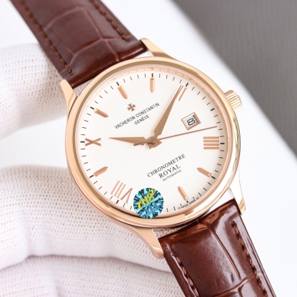 
江詩丹頓傳承系列腕表火爆上市！🔥簡雅大方，完美結合，讓你感受優雅紳土氣息！[禮物]該表搭載原裝進口9015超薄機芯，每小時振頻28800次，性能穩定，零返修！表殼： 釆用316 精鋼，藍寶石玻璃鏡面！🎖搭配意大利真皮錶帶原裝扣，直徑：40 mm，超強防水，簡潔大氣，高端品質，適合各種商務場合，送禮首選！