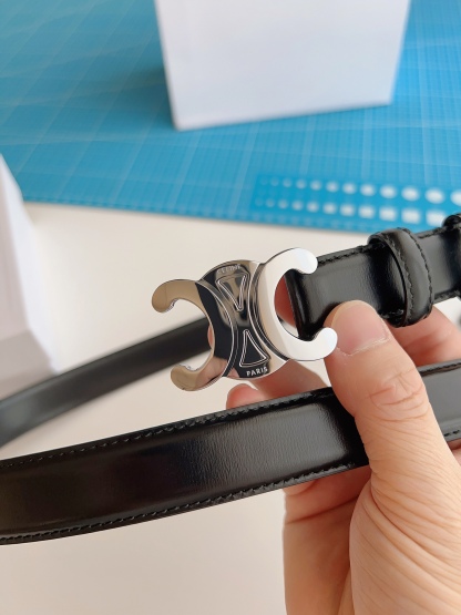 《CELINE》賽琳皮帶 celine 腰帶寬度2.5cm 超火凱旋門，手感柔軟細膩，上身效果超級好看。非常顯腰線型﹣﹣時尚必備神器﹣