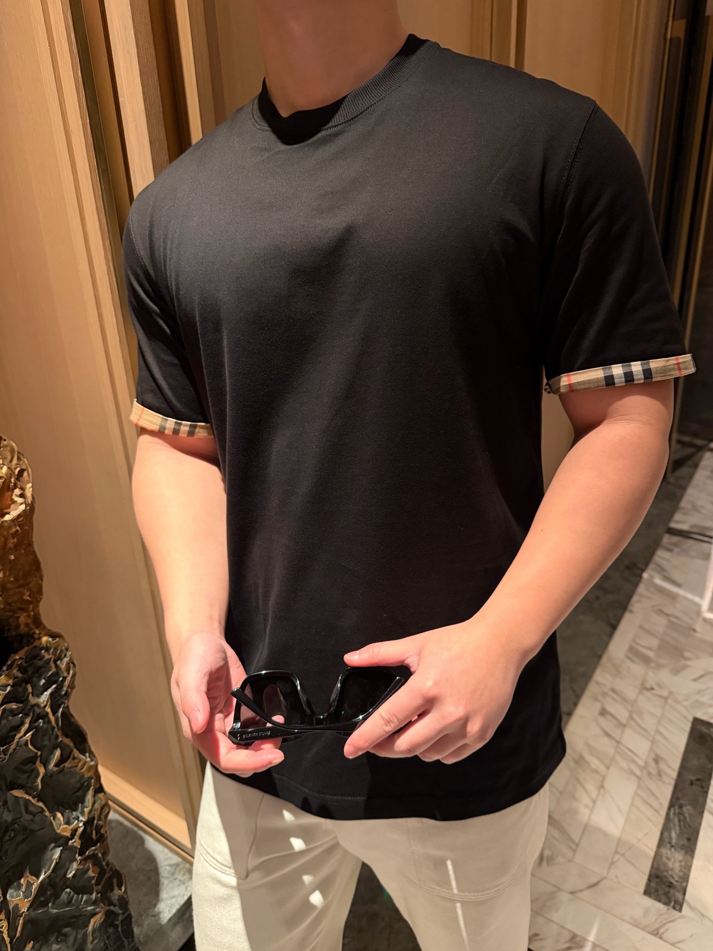 🔝BURBERRY巴寶莉BBR 格紋拼袖短袖T恤
正品購入，50支雙股100%精梳棉170克，2*2精品羅紋210克，面料拼接，面料酵洗，定制1：1商標，合身版型
B Size：S-XL