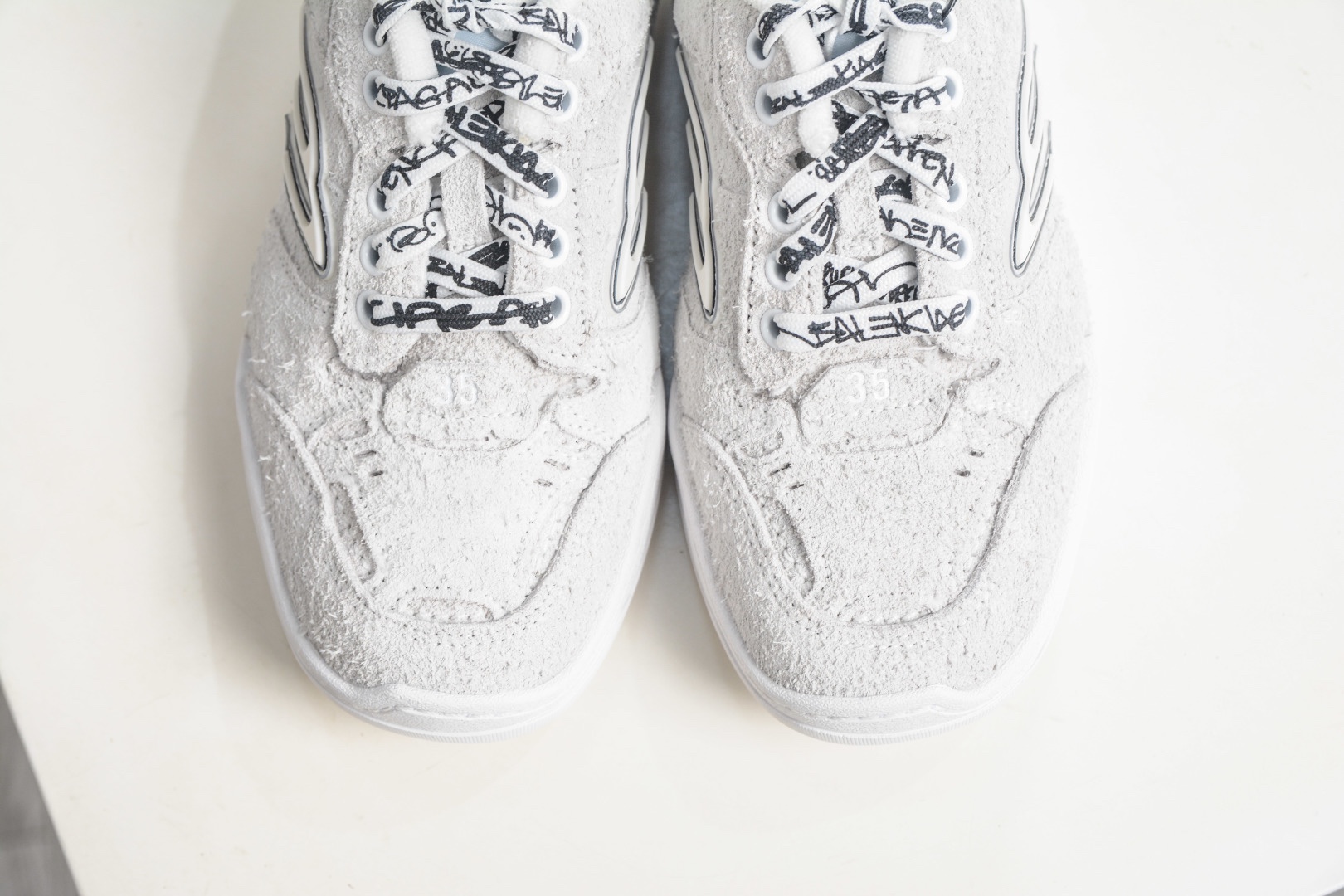 Balenciaga Hamptons Worn-Out Dark Brown 棕色巴黎世家十八18代 滌綸（聚酯纖維）牛皮革 圓頭系帶 低幫 生活休閒鞋板鞋 
貨號：841765 WHPSU 9910
尺碼：35 36 37 38 39 40 41 42 43 44 45 46