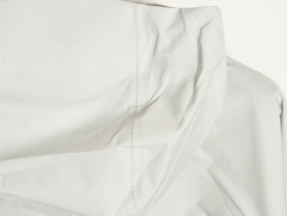 🔝KAILAS 凱樂石 博格達系列 輕量防風防水戶外徒步登山衝鋒衣 
  防水防風透氣防紫外線
 -輔料：原版拆解開發，一比一定制的小標，領標，水洗，吊牌，五金等等。

- FILTERTEC 3L面料：採用凱樂石自主研發的FILTERTEC 3L面料，由外層40D尼龍、中層ePTFE納米微孔膜、內層親膚處理工藝構成，防水指數20000mm，透氣指數20000g/㎡/24h，可抵御暴雨級降水和7級強風，同時快速排出汗氣，避免悶熱。

- 全壓膠工藝：整衣接縫處採用全壓膠工藝，有效防止水分從接