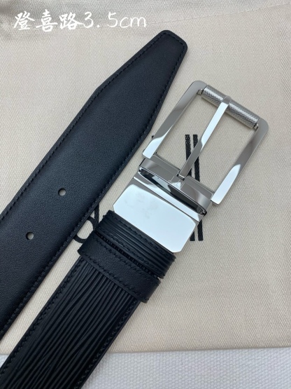 
登喜路是英國歷史悠久的奢侈品牌，其皮帶以精湛工藝、高品質材料和經典設計著稱在男士奢侈品領域享有很高聲譽，適合商務和休閒
