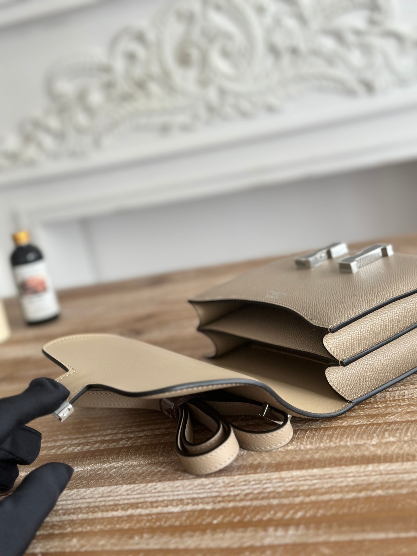 康康  空姐包  
constance  19cm  
epsom掌紋小牛皮  半收工  蠟線縫製