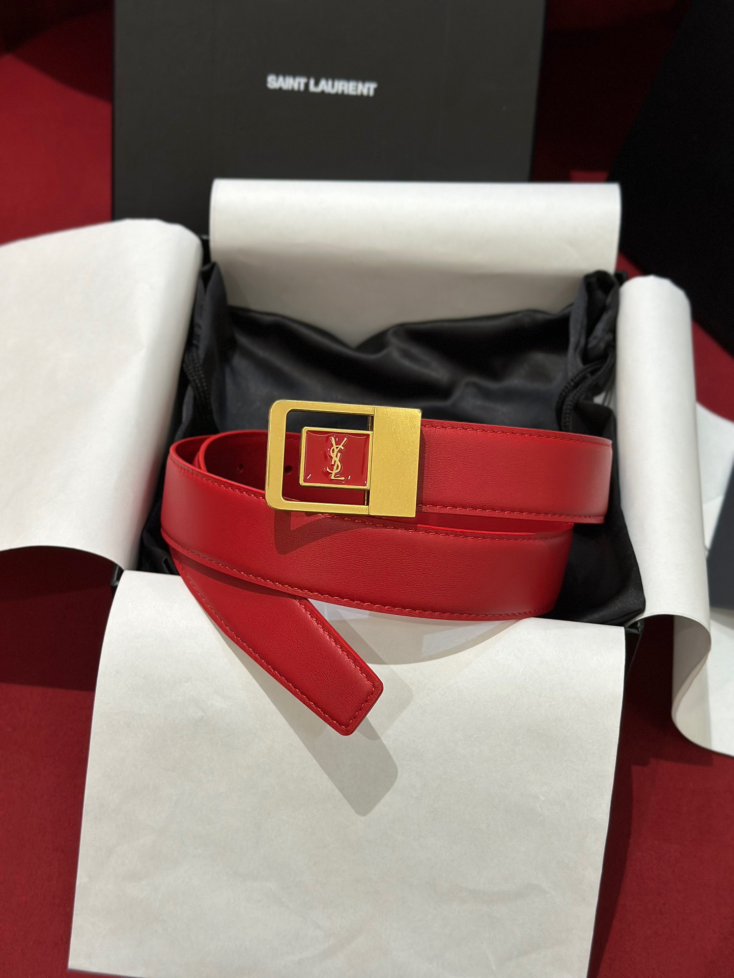 新款YSL，女士腰帶，採用意大利雙面頂級牛皮材質，搭配頂級黃銅扣。寬3.0cm