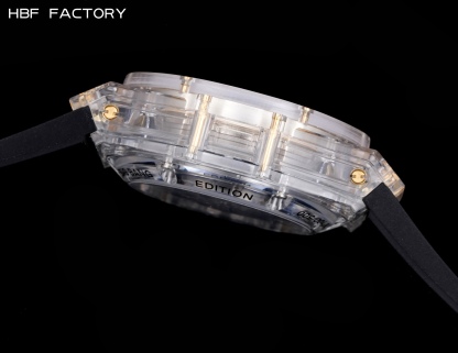 HBF  FACTORY 恆寶HUBLOT 宇舶表年度最佳復刻作品——宇舶BIG BANG系列411.JX.4802.RT“全透明腕表”
【精彩細節】1.還原正品錶盤後龍飛鳳舞的鏤空佈局，2.採用與原裝同樣的丙烯酸有機玻璃極致克隆——完成不可能完成的任務。該材質不僅硬度高，且具有抗鑫腐蝕，耐磨損等卓越物理特性。
【機芯功能】腕表直徑45mm。採用增強版計時7750機芯改原裝HUB.1242型芯，實現所有功能吻合正裝。
【精益求精】全力以赴，層層把關，在保證完美“透視感官”的同時，竭心盡力還原正品