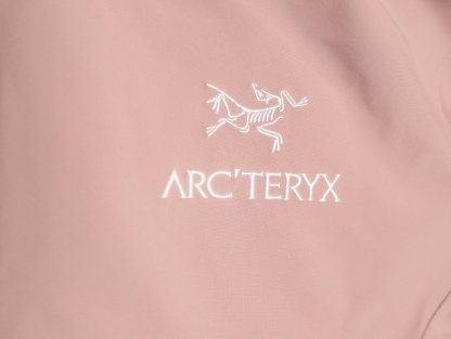 🔝ARC‘TERYX 始祖鳥 BETA LT戶外防水硬殼衝鋒衣
市場獨家全溢膠版本 一比一細節還原
YB四次壓膠工藝 整衣3D立體仿生學設計衣長臂彎 TRI-DURANCE防水防雨面料 自行區別市面先行版本 原包裝原標 全套輔料定制 整衣 腋下YKK雙向拉鍊 五金全部開模定制
R1 SIZE：S-XXL