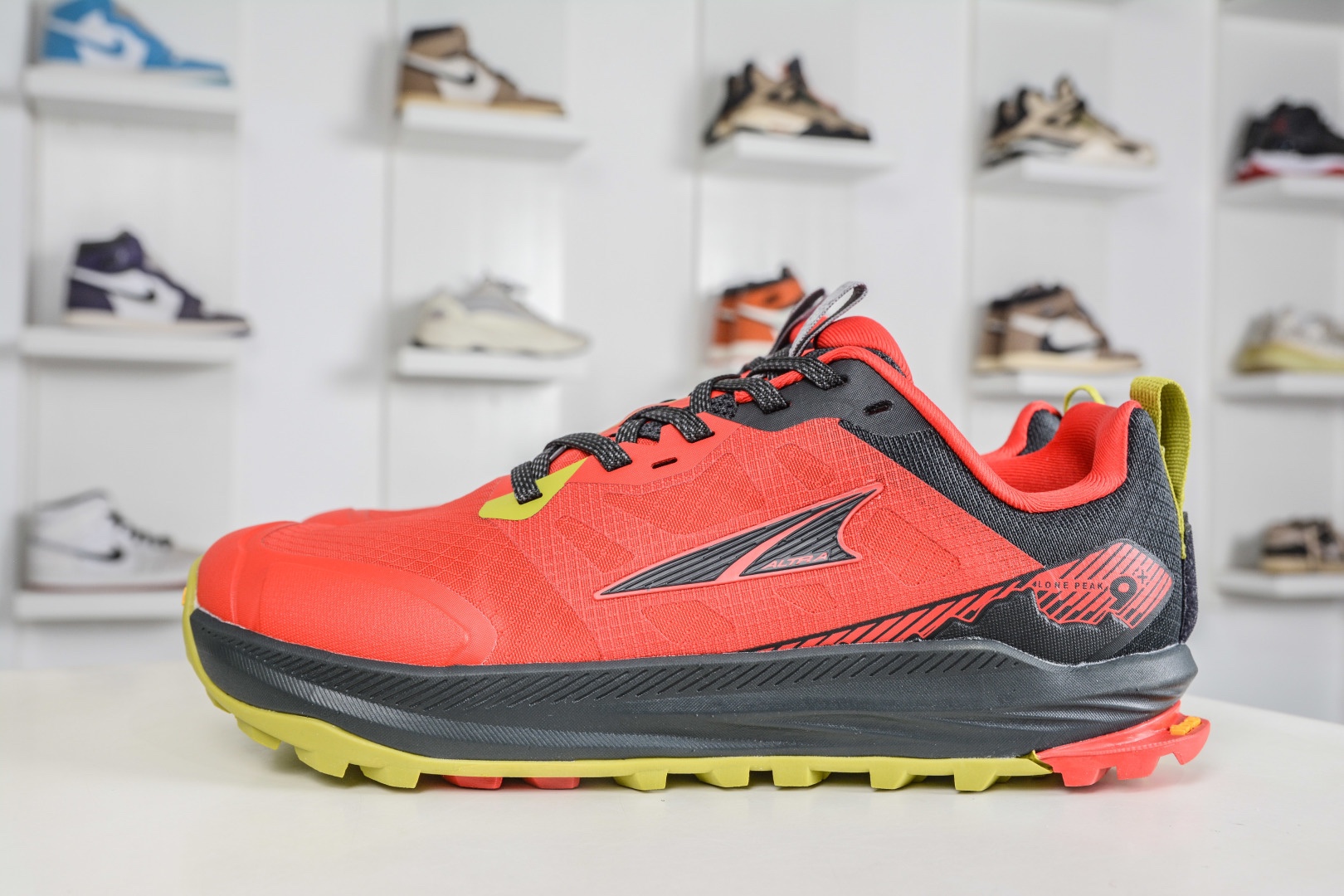 Altra Altra Lone Peak 9 奧創奧林匹斯9代 紅色 舒適百搭防滑耐磨低幫戶外跑步鞋
貨號：AL0A85RG660
SIZE：39 40 40.5 41 42 42.5 43 44 44.5 45