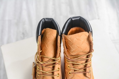 Supreme x Timberland 6 Inch Leather Boots"Black"添柏嵐經典戶外 
貨號: TB 010061 713
尺碼 39 39.5 40 41 41.5 42 43 44 45