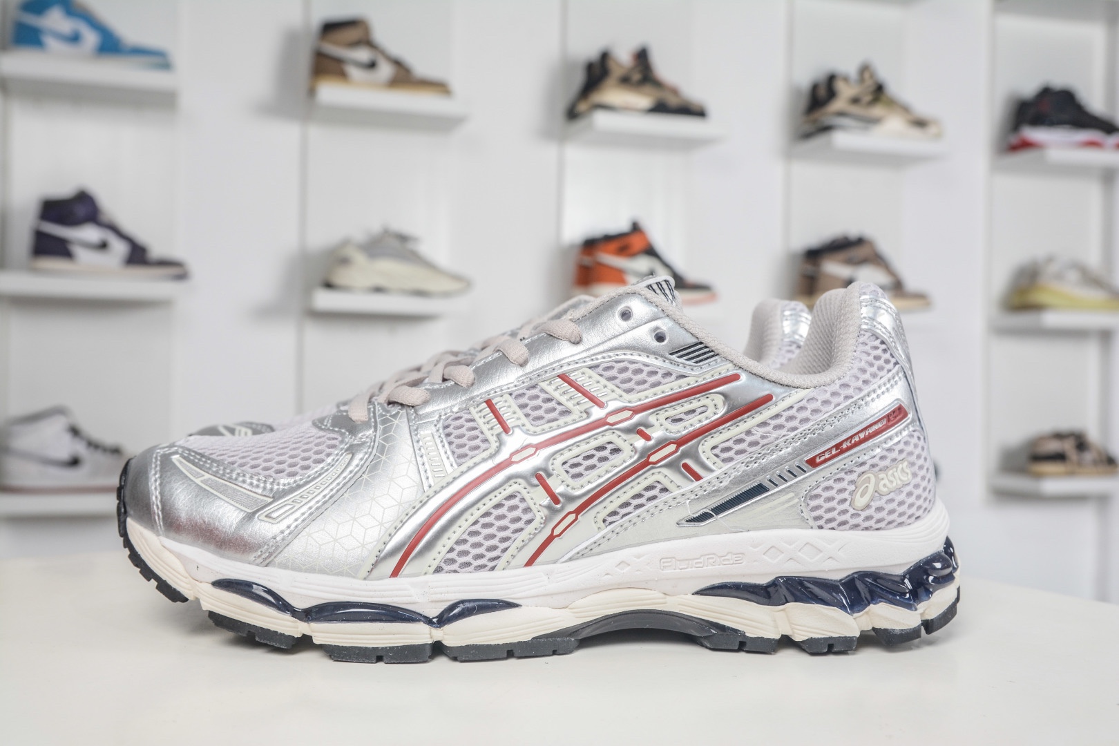 Asics Gel-Kayano 12.1 亞瑟士百搭休閒運動慢跑鞋 
貨號：1203A905 020
Size：36-47