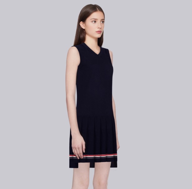 🔝THOM BROWNE TB 彩條V領羊毛針織連衣裙
原版定制面料 輔料 
尺碼：1 2 3