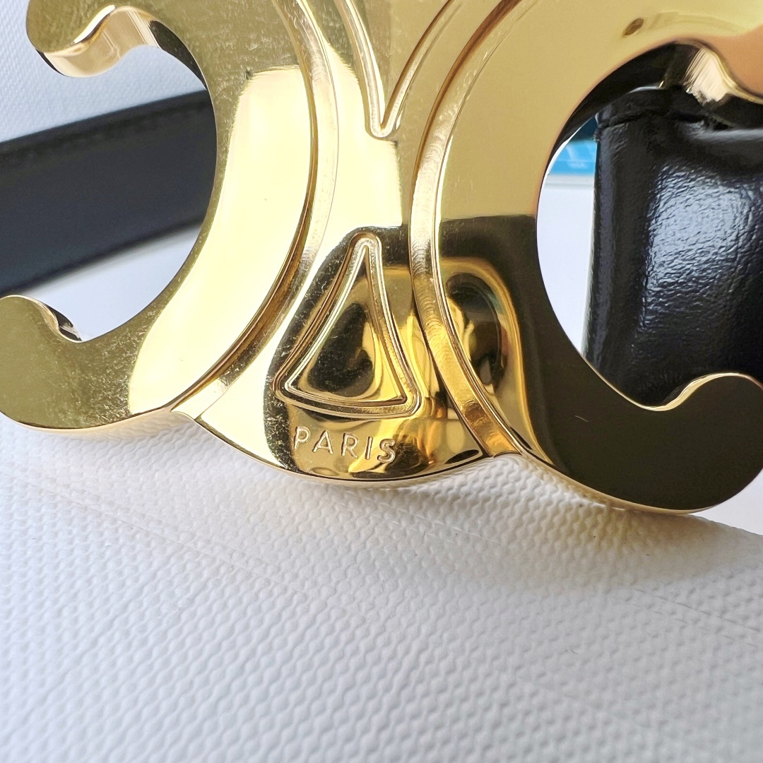 《CELINE》塞琳🇫🇷法國原廠皮料，黑色全皮 品質毋庸置疑 ，只有最好 ，寬2.5cm