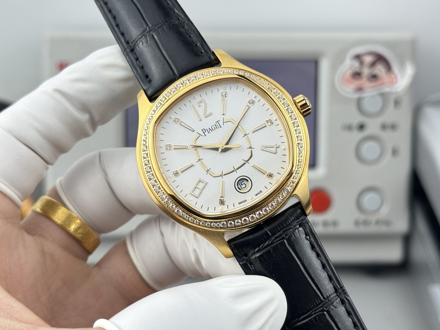 熱賣款🔥🔥🔥！方形殼—在推出新面孔—更別緻—更有型—經典
品牌：伯爵(方正卓絕 精緻之作）爆賣款🎉🎉🎉
類型：精緻款男士腕表（卓越）有轉必賣
錶帶：真牛皮&316L錶帶（舒適）大氣磅礡
機芯：超頂級機械2824機芯（穩定）
材料：礦物質超強鏡面（耐磨）
大氣風範 無限渴望 特別創意 載譽上市
尺寸：直徑42mm厚10mm榮譽
新款上市！歡迎轉載！