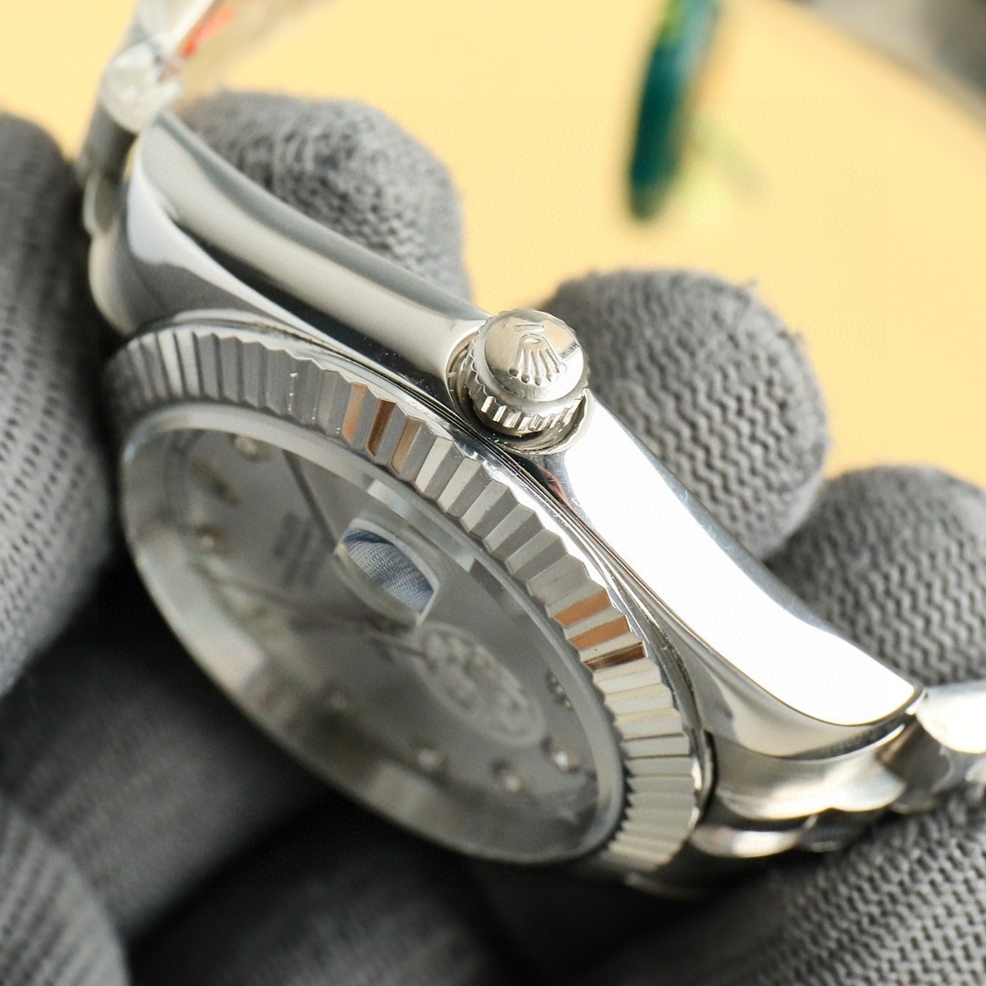 爆款再次研究升級最新款上市👍，勞力士日誌系列！賀歲珍藏版採用獨特的設計風格 ，字面設計招財麒麟貔貅🔥高檔奢侈， 男士腕表新品推薦🔥歡迎品鑒 
機芯：搭配全新進口8215（零返修）
尺寸：41mm
鏡面：藍寶石玻璃永不刮花
材質：316L精鋼表殼
動力：儲存48小時
防水深度：100米