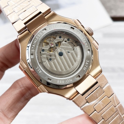 
八角殼系列 精緻百搭🎈🎈
【最新】：百達翡麗 🔥最新設計🔥大飛輪精品🎈🎈
【類型】：精品男士腕表
【錶帶】：真牛皮錶帶
【機芯】：高端全自動機械機芯
【鏡面】：礦物質強化玻璃（更高清）
品味高雅 浩瀚大氣 匠心獨運 腕間瑰寶
尺寸：直徑42mm厚12mm熱賣上市！歡迎轉載！