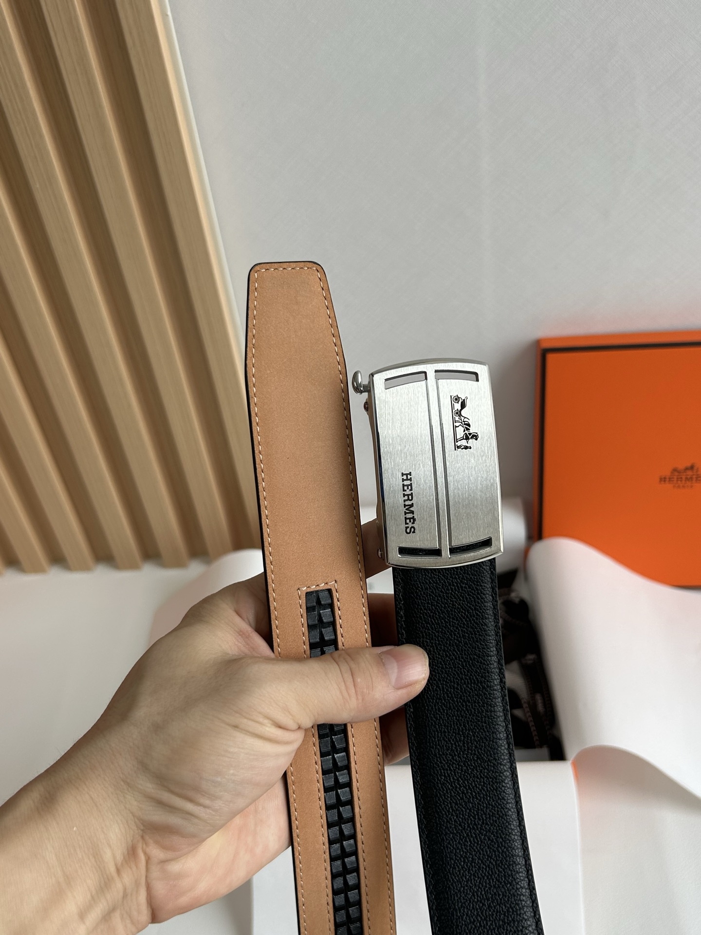 【H家】 新款紋路小牛皮腰帶，寬度3.5cm，搭配新款不鏽鋼自動扣，手感極佳、可以任意裁剪、永恆而經典！轉圖必大賣