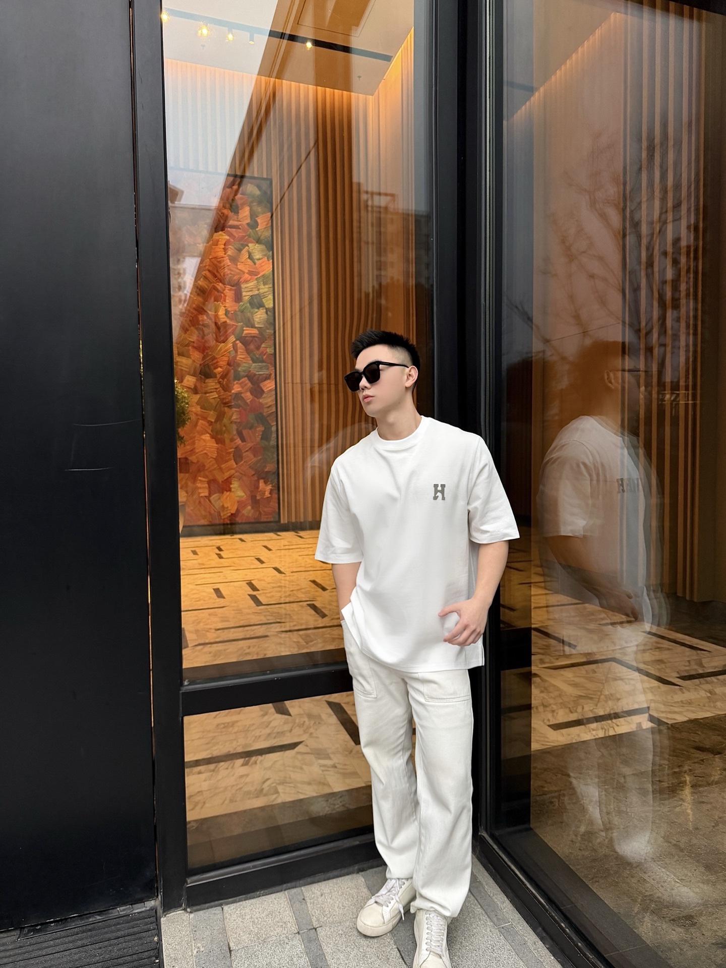 🔝HERMES愛瑪仕 真皮H字貼片短袖T恤正品購入，21支洗後維斯棉190克，1*1羅紋230克，面料拼接，模板刺繡，定制1：1真皮皮標，定制1：1商標，寬松版型
B Size：S-XL