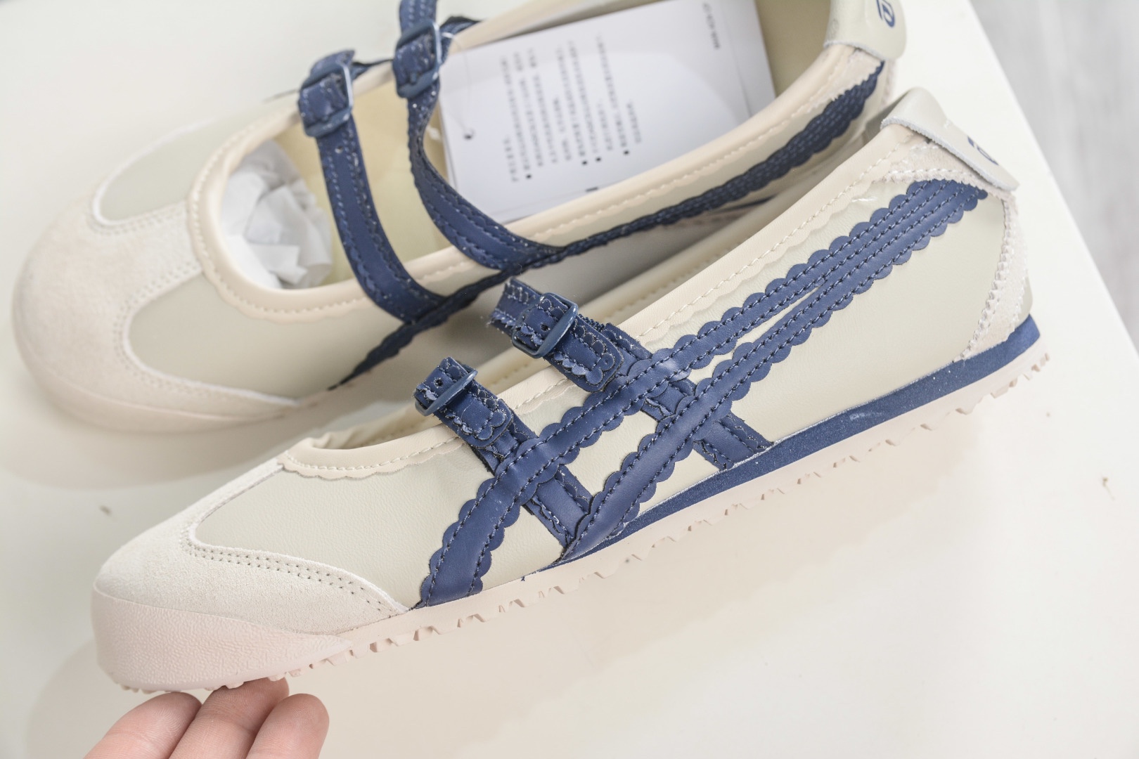 𝐏𝐚𝐭𝐨𝐮 𝐱  Tiger 玛丽珍 任敏同款 舒适轻盈平跟鬼冢虎 玛丽珍鞋 夏季必备 3mm薄底的贴地感 
货号: 1182A678 200
𝐬𝐢𝐳𝐞：36 37 37.5 38 39 39.5 40 40.5 41.5