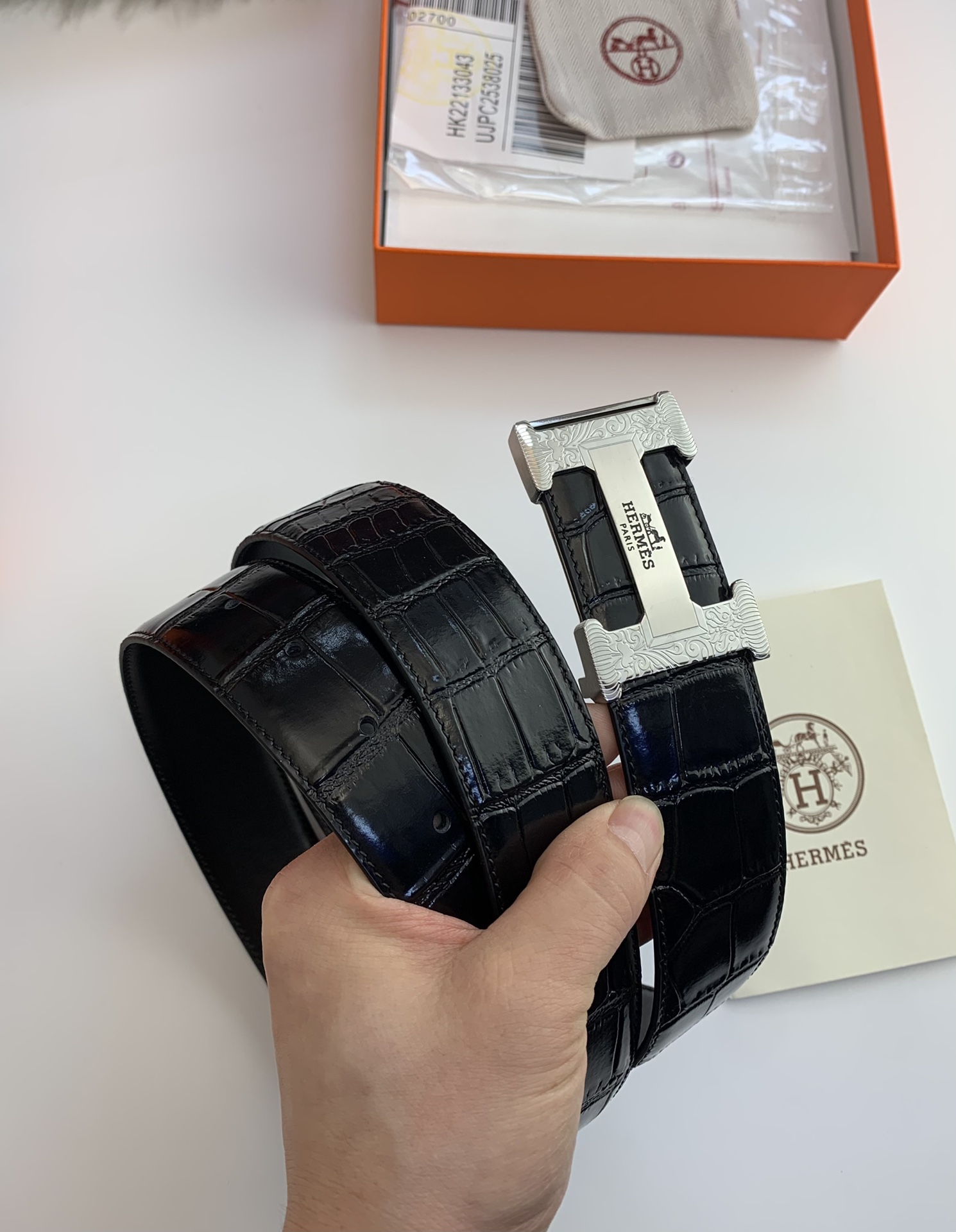 【H家】  原單專櫃款腰帶，進口鰐魚紋咖啡色 腰帶，內襯頭層小牛皮，寬度3.8cm，搭配專櫃新款鋼扣.工藝精湛、手感柔軟、細膩，高端定制，經典之作.