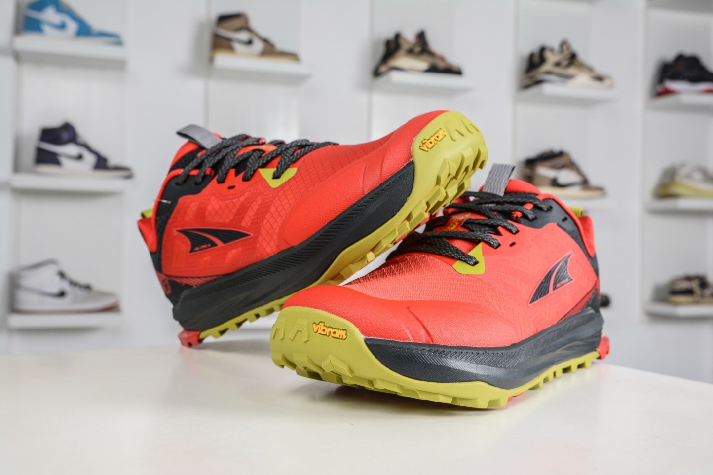 Altra Altra Lone Peak 9 奧創奧林匹斯9代 紅色 舒適百搭防滑耐磨低幫戶外跑步鞋
貨號：AL0A85RG660
SIZE：39 40 40.5 41 42 42.5 43 44 44.5 45