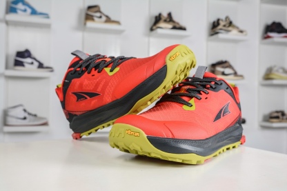 Altra Altra Lone Peak 9 奧創奧林匹斯9代 紅色 舒適百搭防滑耐磨低幫戶外跑步鞋
貨號：AL0A85RG660
SIZE：39 40 40.5 41 42 42.5 43 44 44.5 45