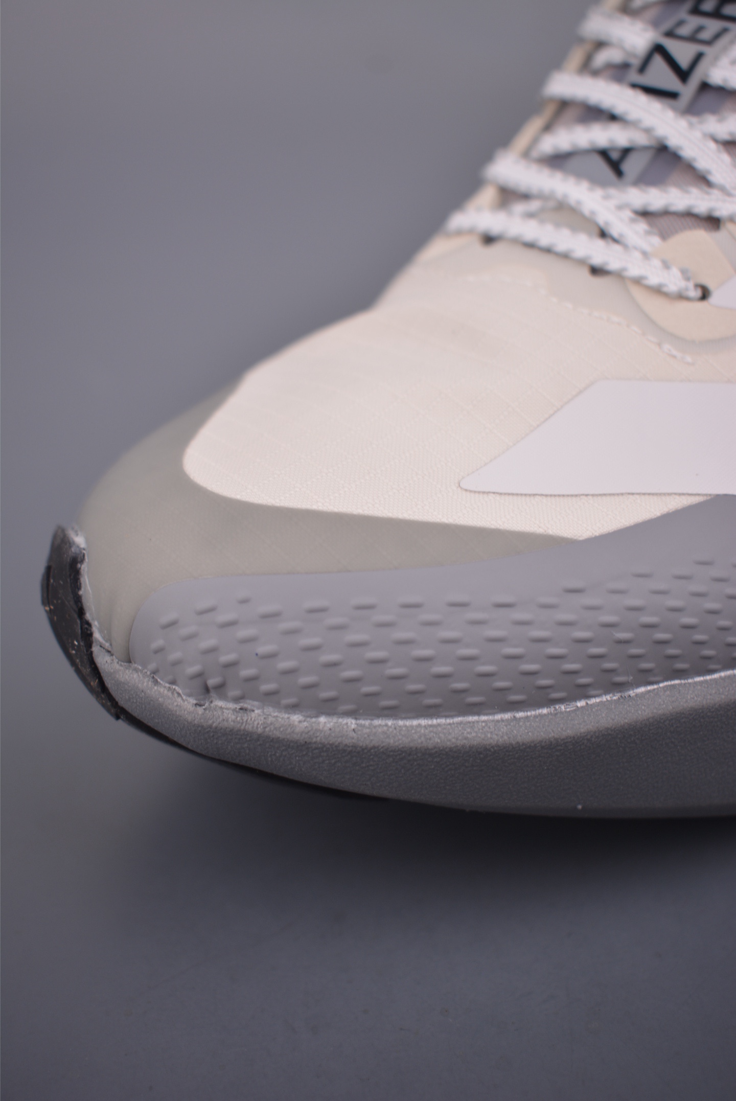 Adidas Adizero Evo SL ATR M
阿迪超輕透氣緩震跑鞋 
官方貨號: KK03092332
尺碼：36 36.5 37 38 38.5 39 40 40.5 41 42 42.5 43 44 44.5 45 46
